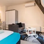 Redlight District Smokers Friendly Private Studio