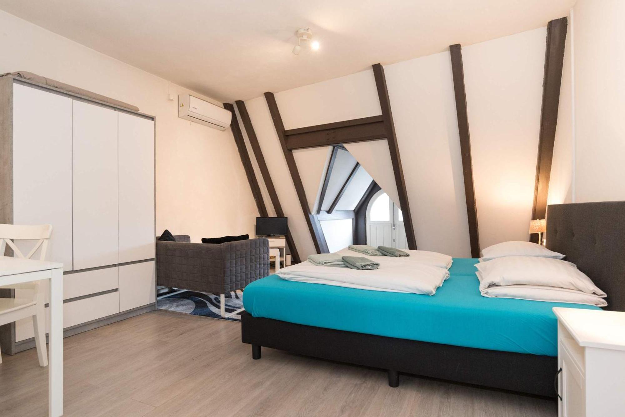 Apartment Redlight District Smokers Friendly Private *